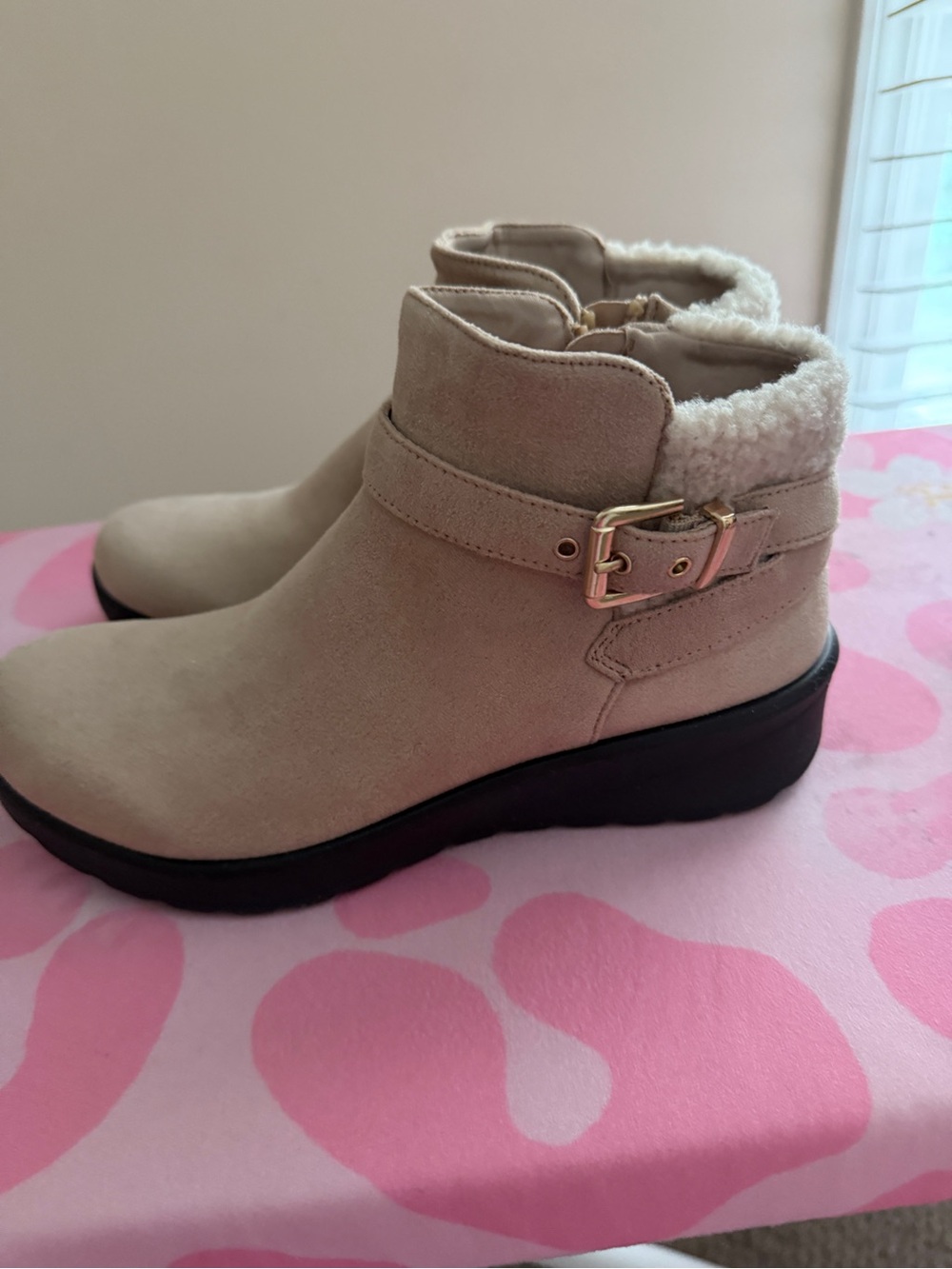 Bzees Beige Suede Ankle Booties with Shearling Trim 7W